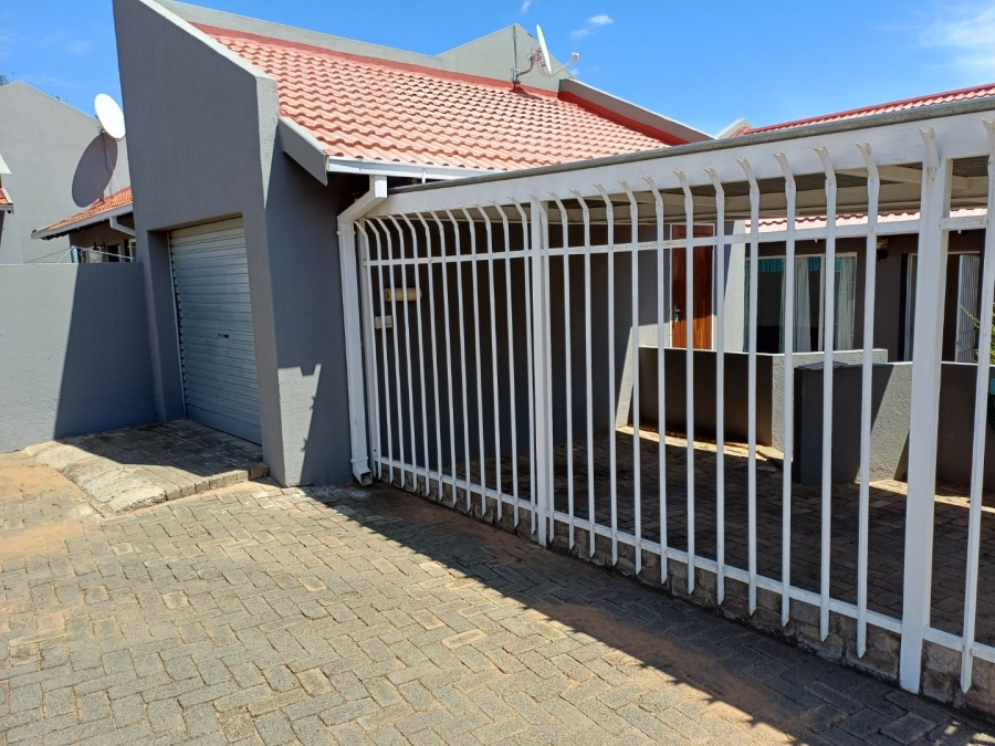 3 Bedroom Property for Sale in Langenhovenpark Free State